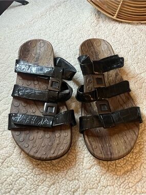 Orthofeet Black Patent Croc Embossed Comfort Slide Sandals Women’s 10